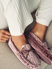 Dark Pink Jaquard Velvet Moccasin Faux Fur Lined Slippers - Image 2 of 7
