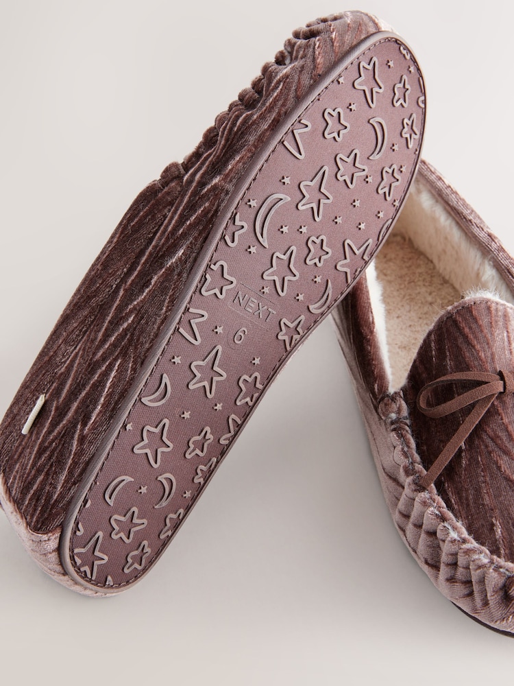 Dark Pink Jaquard Velvet Moccasin Faux Fur Lined Slippers - Image 7 of 7