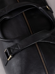 Lakeland Leather Black Keswick Leather Holdall - Image 4 of 8