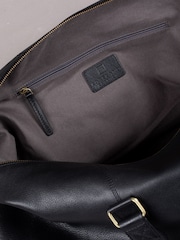 Lakeland Leather Black Keswick Leather Holdall - Image 8 of 8