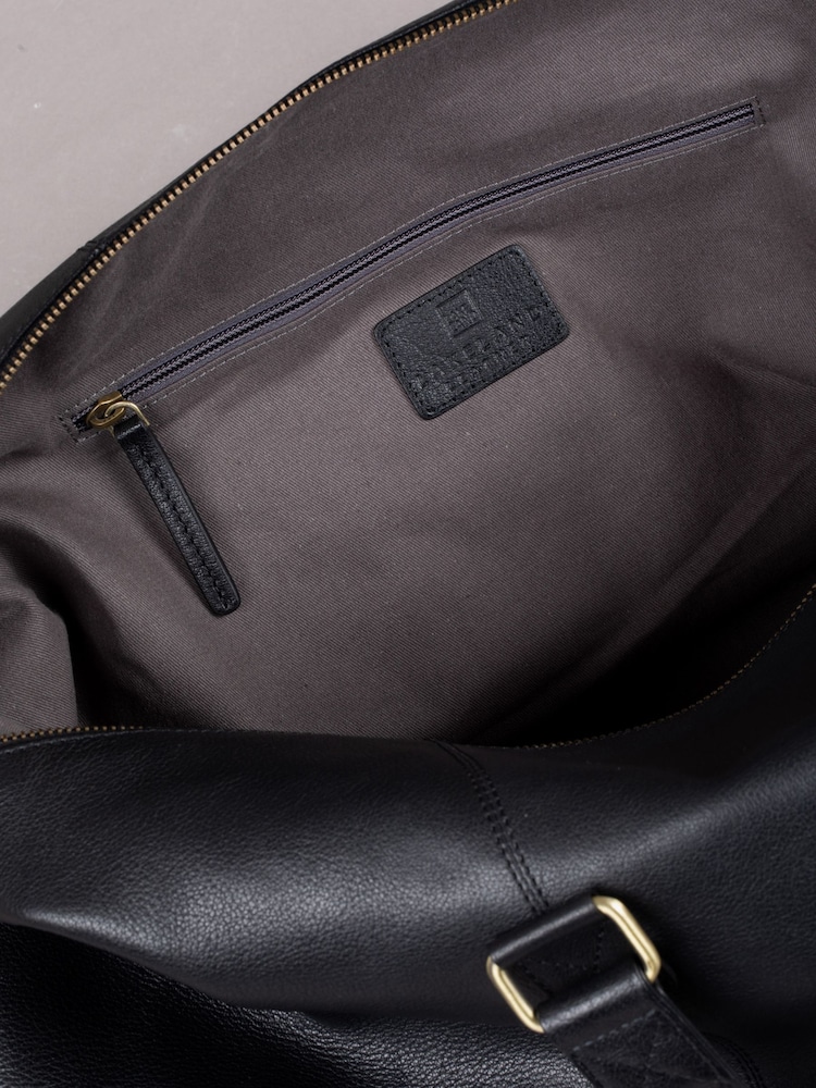 Lakeland Leather Black Keswick Leather Holdall - Image 8 of 8