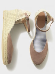 Marrón - Alpargatas de piel y yute con tacón en cuña de Crew Clothing Company - Imagen 4 de 5
