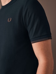 Fred Perry Tipped Cuff Pique T-Shirt - Image 4 of 6