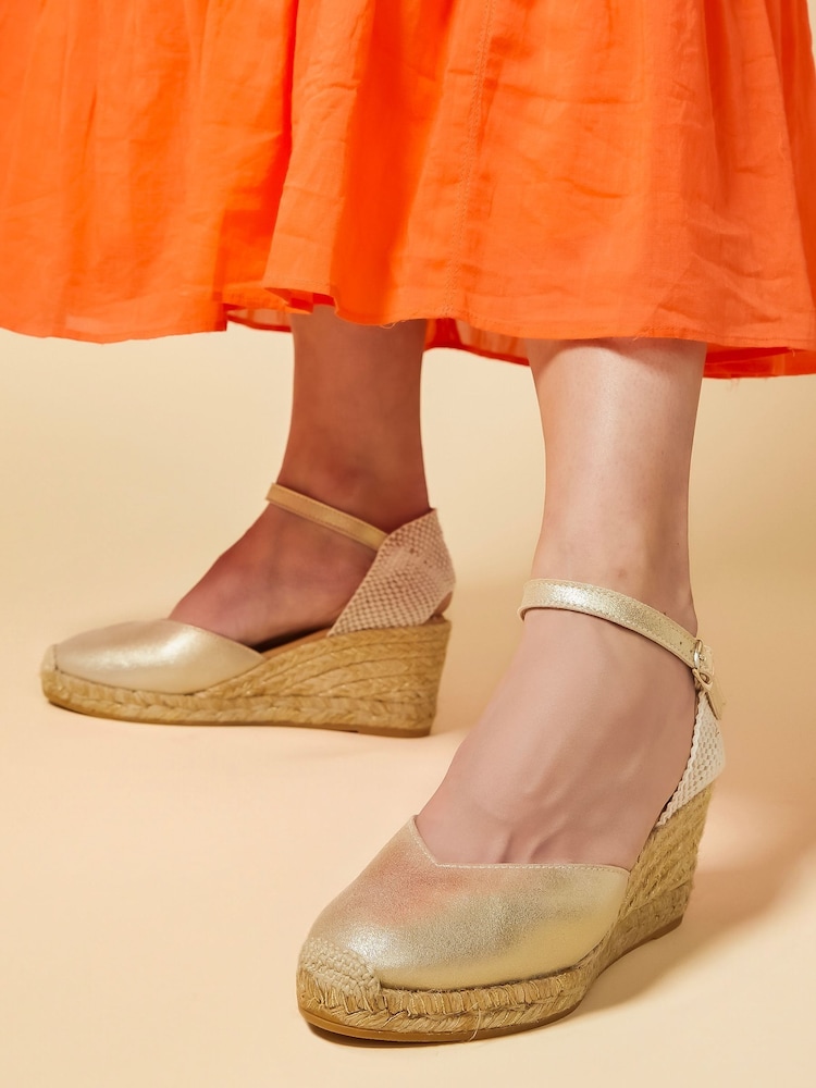 zlata (barva); zlato - Jones Bootmaker zlata (barva); zlato Rosina Usnjene espadrile - Slika 1 iz 6 zlata (barva); zlato - Jones Bootmaker zlata (barva); zlato Rosina Usnjene espadrile - Slika 1 iz 6