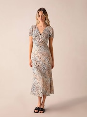 Ro&Zo Brown Leopard Print Puff Sleeve Midi Dress - Image 1 of 2
