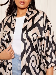 Curves Like These Black/White Long Sleeve Satin Kimono - Image 3 of 4
