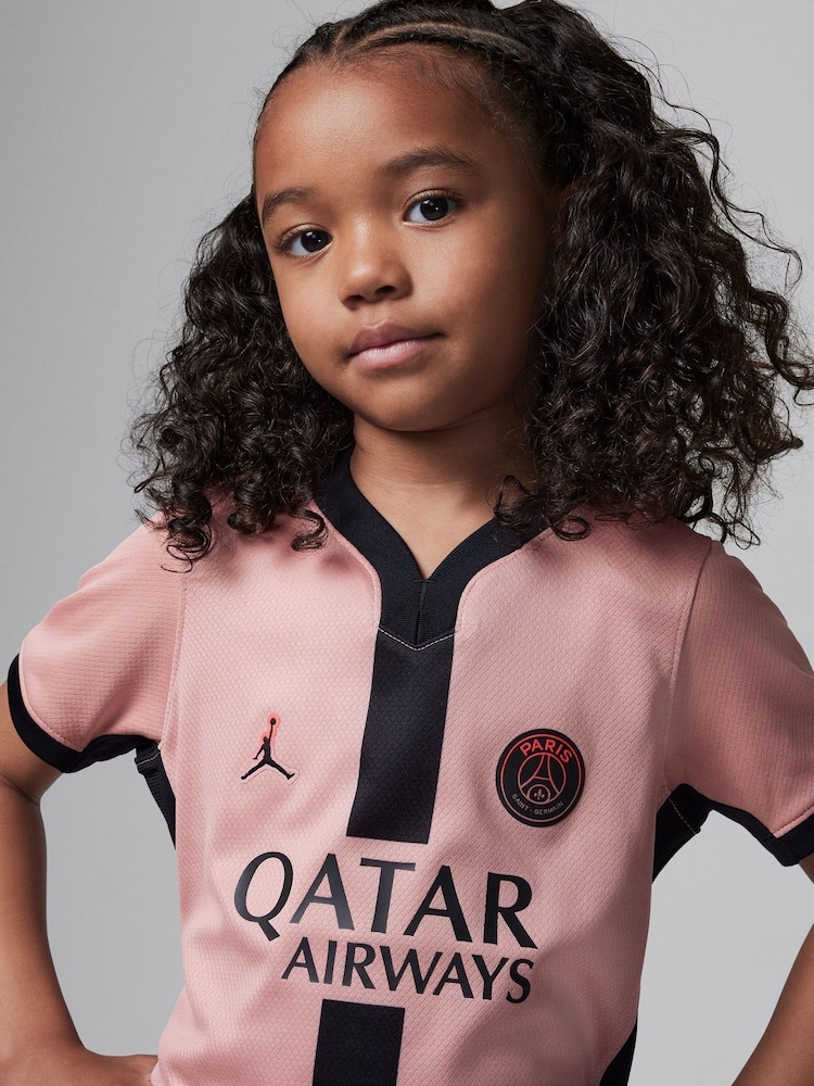 Nike Red Jr. PSG 24/25 Third Stadim 3 Piece Football Kit - Image 4 of 13