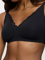 Triumph Amourette Wired and Padded White Bra - Image 4 of 5
