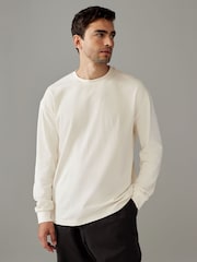 Porzellan/Weiß - Bequeme Passform - Langärmliges T-Shirt aus 100 % schwerer Baumwolle - Image 1 of 6