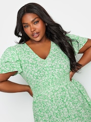 Yours Curve Green Ditsy Print Flutter Sleeve Peplum Top - Image 4 of 5