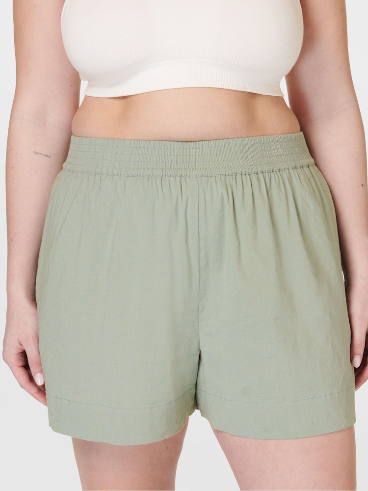 Sweaty Betty Savannah Green Summer Stretch Linen Shorts - Image 1 of 6