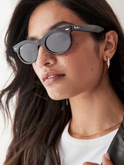 Ray Ban Wayfarer Oval Rb2242 Oval Brown Sunglasses - Image 1 of 7