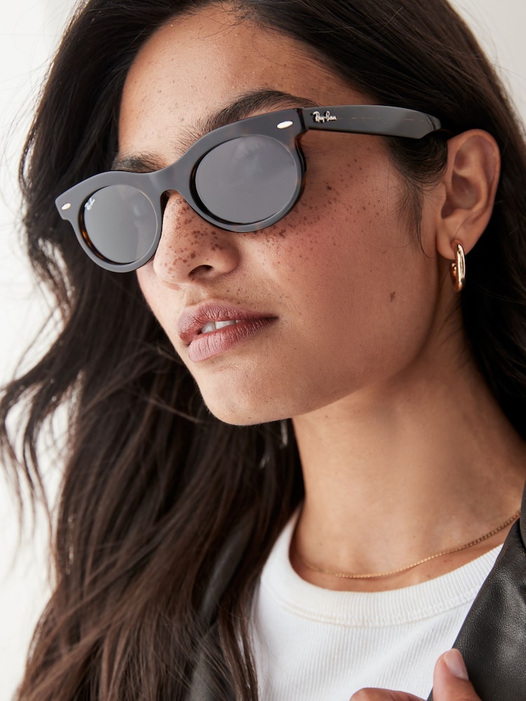 Ray Ban Wayfarer Oval Rb2242 Oval Brown Sunglasses - Image 1 of 7