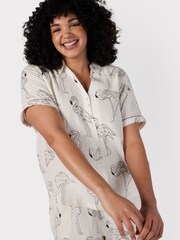 Chelsea Peers Cream Curve Maternity 100% Cotton Cheesecloth Flamingo Sketch Print Short Pyjama Set - Image 2 of 5