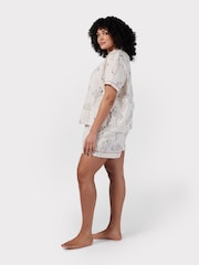 Chelsea Peers Cream Curve Maternity 100% Cotton Cheesecloth Flamingo Sketch Print Short Pyjama Set - Image 3 of 5