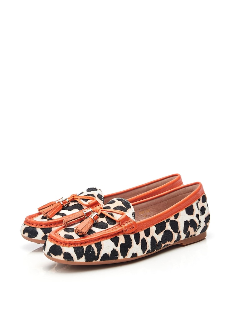 Moda In Pelle Famina Square Toe Bow Tassel Trim Leather Loafers - Image 2 of 4
