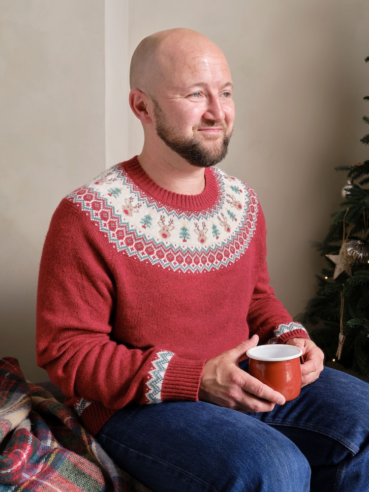 JoJo Maman Bébé Red Men's Reindeer Fair Isle Pattern Jumper - Image 1 of 4