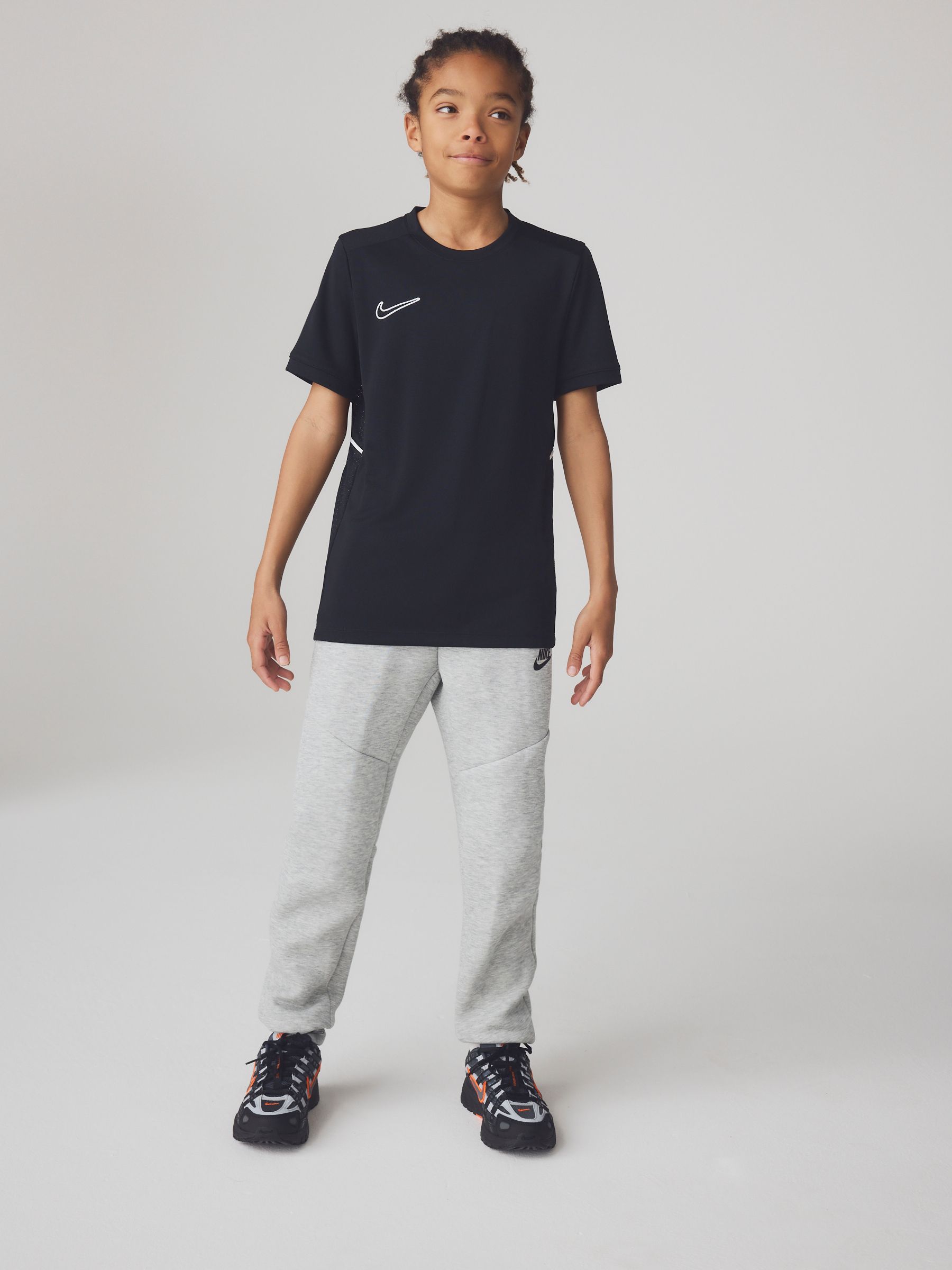 Next：日本 ブラック / グレー - Nikeテックフリースジョガーパンツ