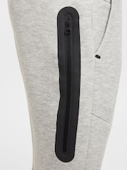 Gray/ Black - Pantalones de chándal técnicos con forro polar de Nike - Imagen 4 de 7