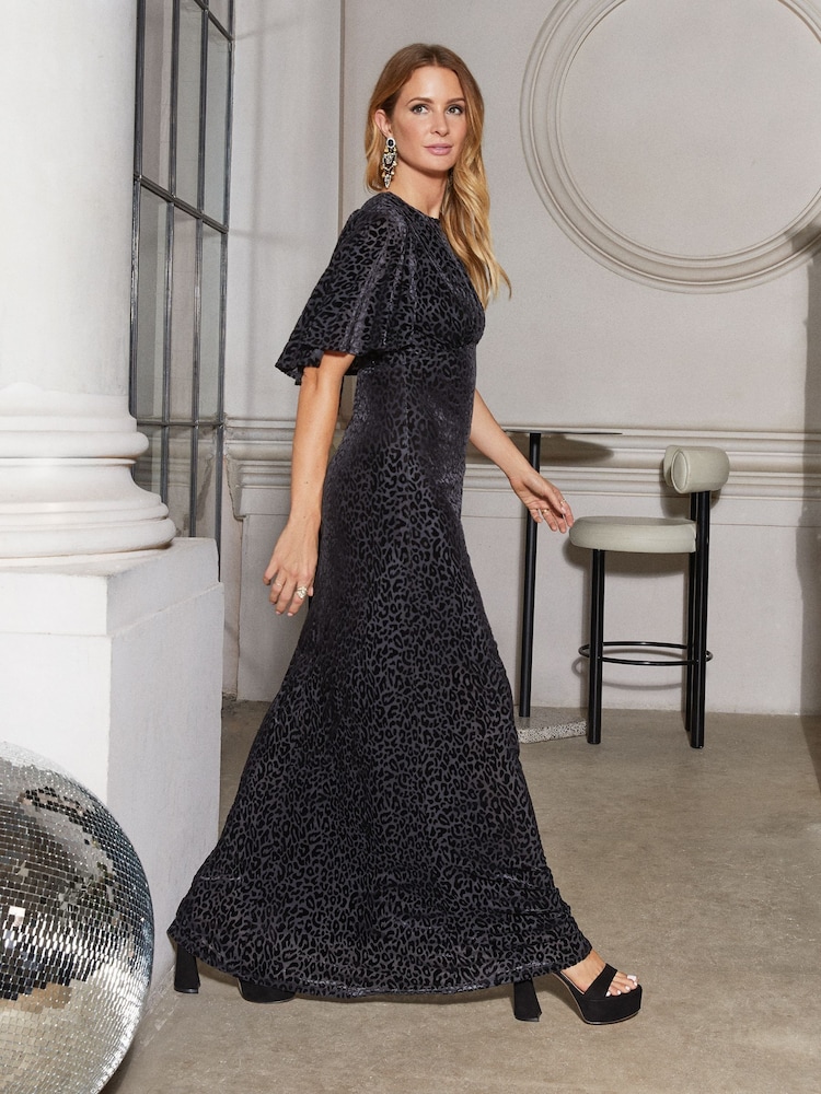 Friends Like These Black Velvet Cape Short Sleeve Ruched Front Midi Dress - Image 4 of 4