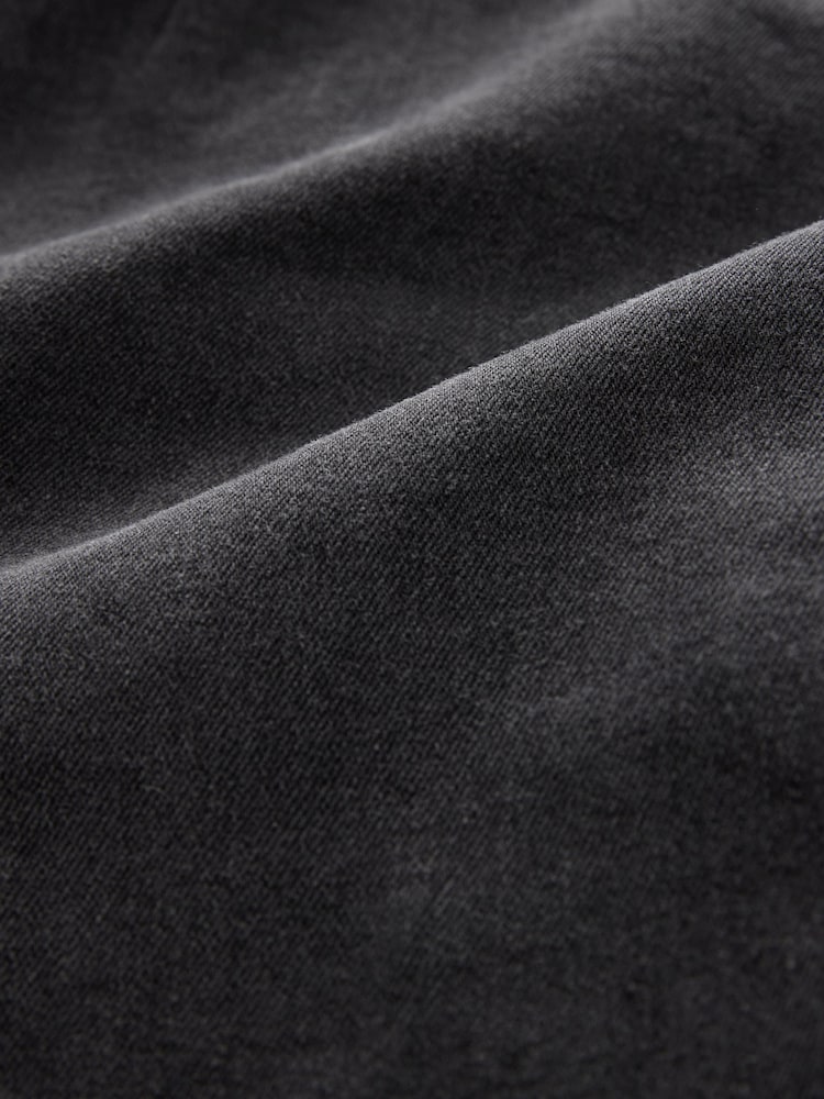 Schwarz - Mom-Jeans (Umstandsmode) aus Denim - Bild 9 von 9 Schwarz - Mom-Jeans (Umstandsmode) aus Denim - Bild 9 von 9