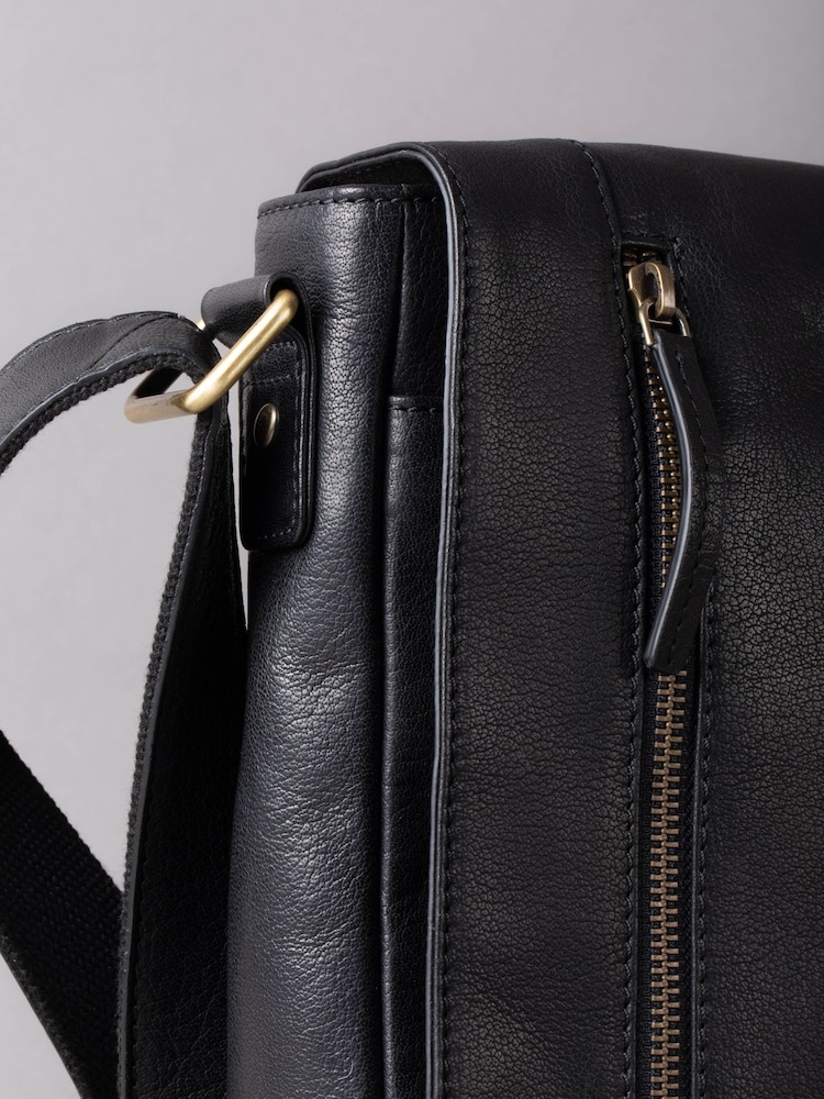 Zwart - Lakeland Leather Large Keswick Leather Messenger Bag - Image 3 of 7