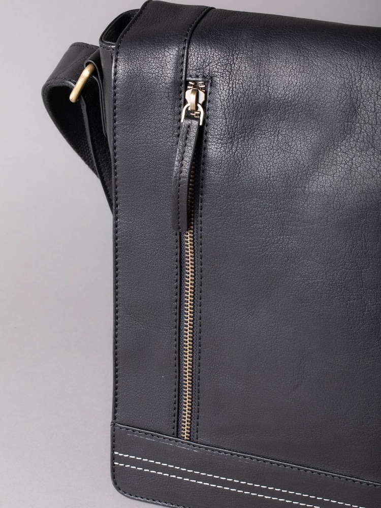 Zwart - Lakeland Leather Large Keswick Leather Messenger Bag - Image 4 of 7