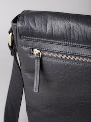 Lakeland Leather Black Large Keswick Leather Messenger Bag - Image 6 of 7