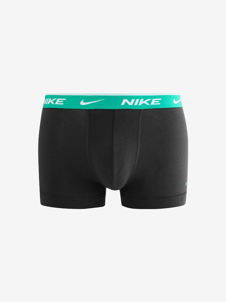 أسود - حزمة من 5 سراويل Boxer Trunks قطنية أساسية من Nike - صورة 2 من 6