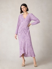 Ro&Zo Petite Purple Geo Print Ruched Front Midi Dress - Bild 1 von 5