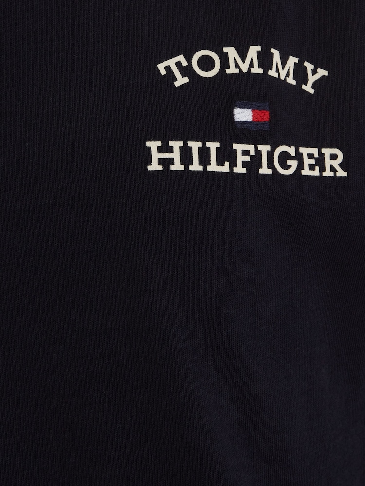 أسود - تيشرت قطن 100% بشعار Tommy Hilfiger - صورة 6 من 6 أسود - تيشرت قطن 100% بشعار Tommy Hilfiger - صورة 6 من 6