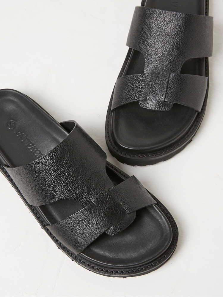 FatFace Edie Black Chunky Sole Sandals - Image 2 of 2