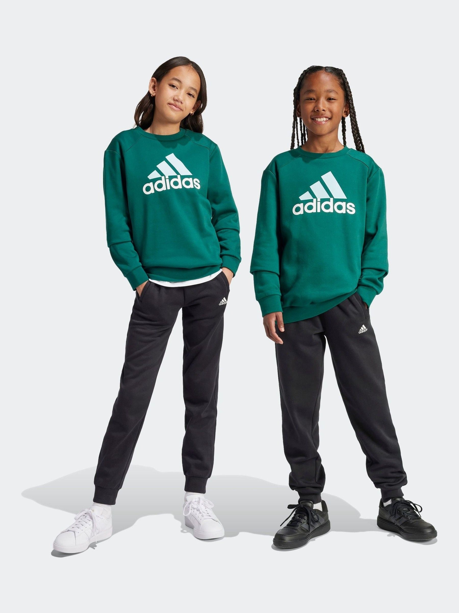 Adidas sportswear set 2025