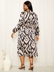 Curves Like These Black/White Printed Midi Dress - Image 4 of 4