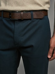 Marineblau/Grau - Slim Fit Printed Belted Soft Touch Chino Trousers 2 Pack - Bild 7 von 13