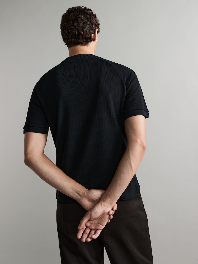 Czarny - Fred Perry Ribbed Raglan Sleeve T-Shirt - Image 2 of 4