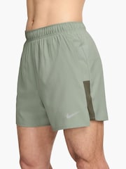 Nike Jade Horizon Dri-FIT Challenger 5 inch Brief Lined Running Shorts - Image 3 of 5