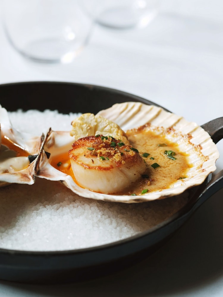 Virgin Experience Days Gordon Ramsay's Savoy Grill 3 Course Lunch For Two - Image 4 of 4