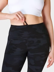 Sweaty Betty Ultra Black Camo Print 7/8 Length Power 7/8 Workout Leggings - Image 6 of 8