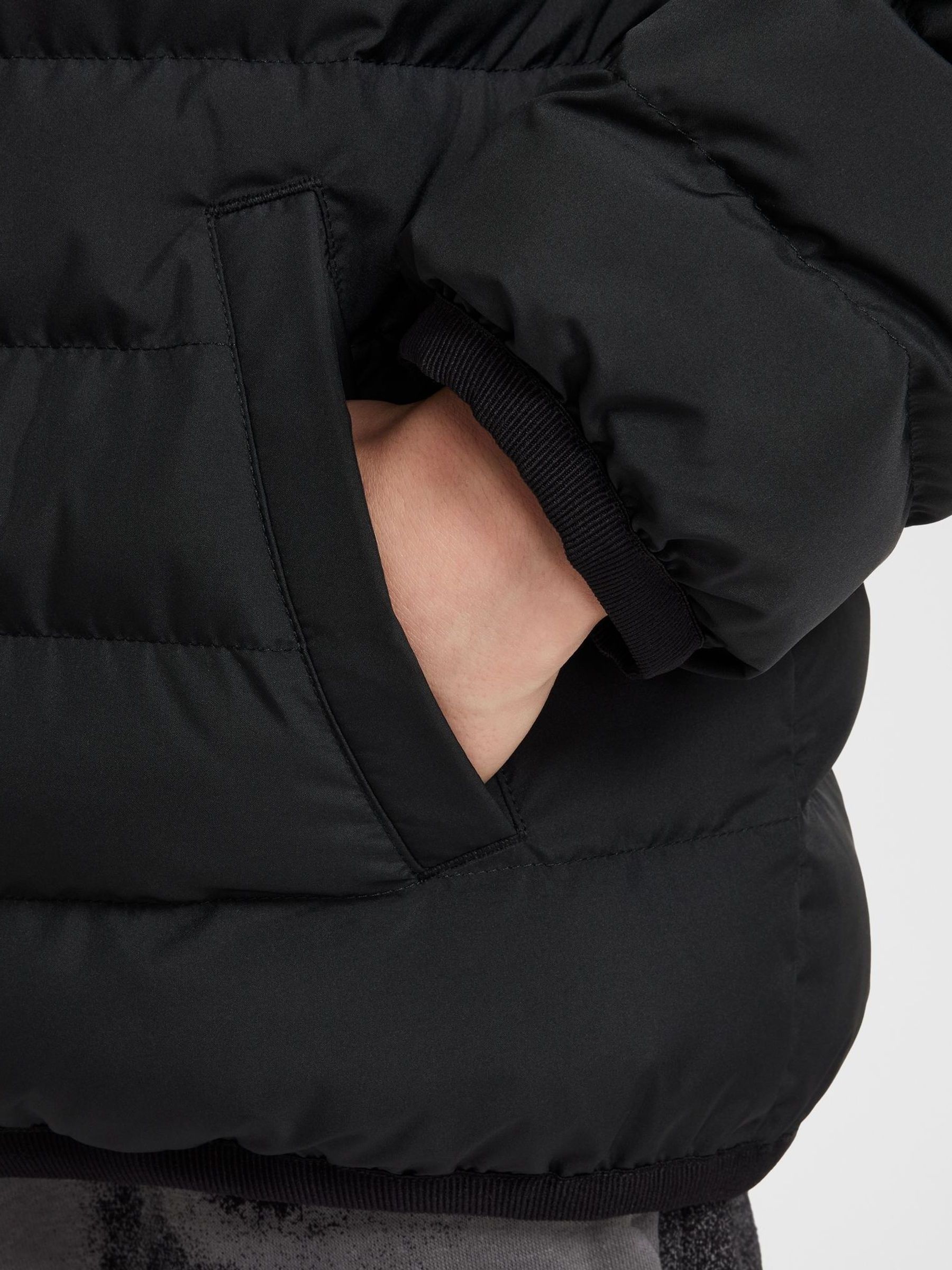 ★ドイツ発*NIKE*新作*ROSE SWOOSH ロゴ刺繍フーディ/LG★ Buy Nike Black/Pink Synthetic Fill Hooded Jacket from Next
