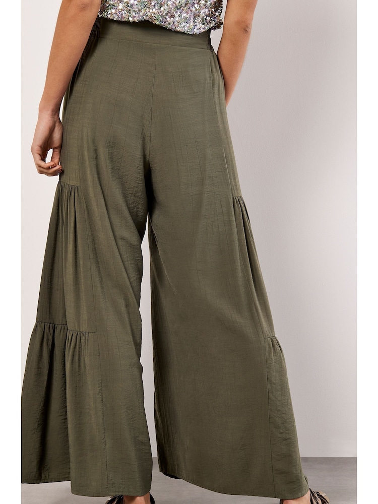 Apricot Green Tiered Wide-Leg Woven Trousers - Image 4 of 4 Apricot Green Tiered Wide-Leg Woven Trousers - Image 4 of 4