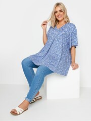 Yours Curve Blue Ditsy Floral Pleated Angel Sleeve Swing Top - Image 2 of 5