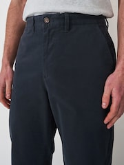 Черный - Прямые брюки чинос Crew Clothing - Image 4 of 4