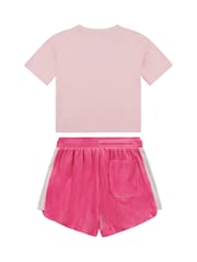 وردي - طقم للبنات من تيشِرت مُزيّن بطبعة معيّن هندسي وشورت من القطن 100% من Juicy Couture - صورة 2 من 4