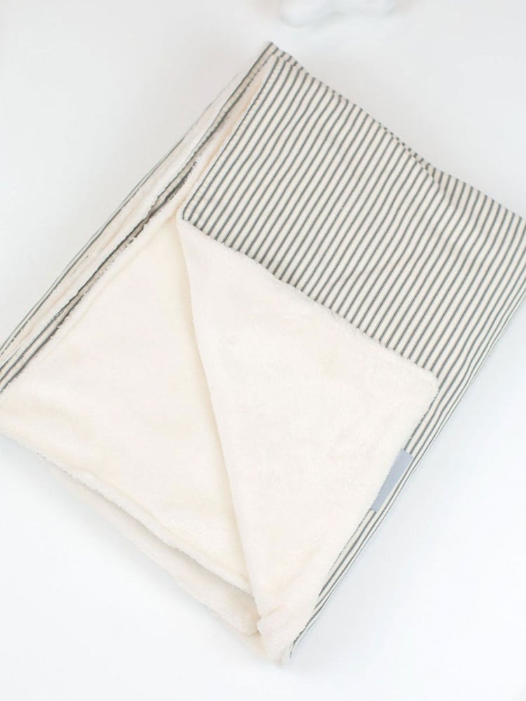 Lords and Labradors Regency Stripe Striped Pet Blanket - Image 2 of 3