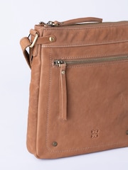 אפור כהה - Lakeland Leather תיק עם רצועה צולבת, דגם Harstone - תמונה 5 מתוך 6