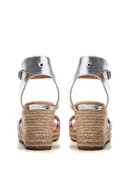 Plateado - Sandalias de cuña con dos tiras y punta cuadrada Phyllis de Moda in Pelle - Imagen 3 de 4