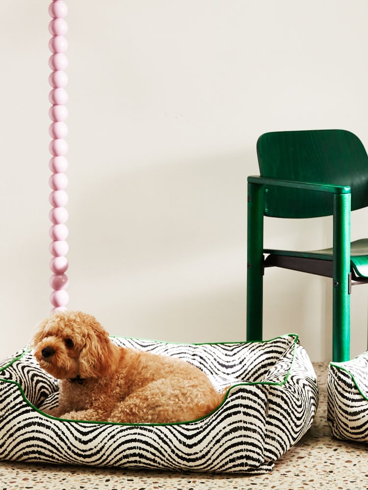 Oliver Bonas Black/White Wavy Pet Large Bed - Image 1 of 4