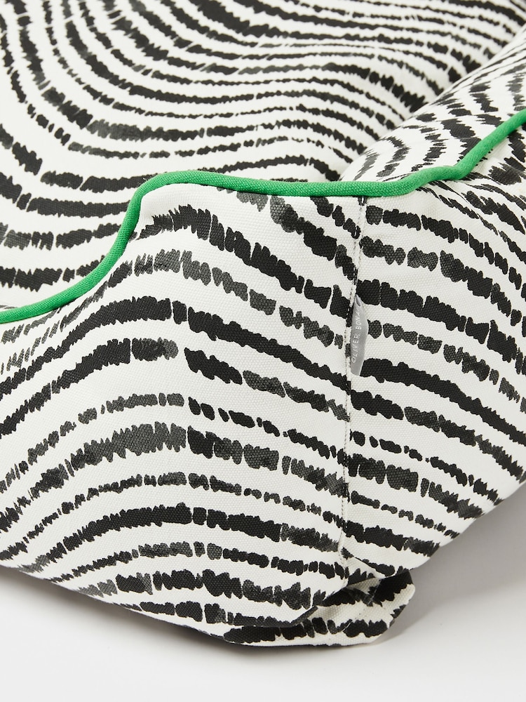 Oliver Bonas Black/White Wavy Pet Large Bed - Image 4 of 4