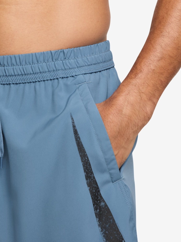 Nike Blue Form Swoosh Dri-FIT 7 inch Unlined Versatile Shorts - Image 4 of 4